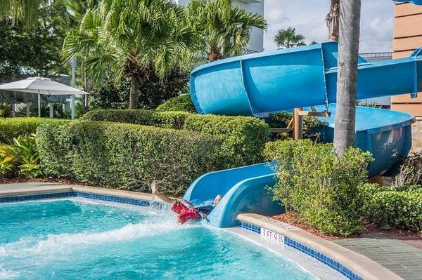 Quelles sont les précautions et les mesures de sécurité mises en place pour votre sécurité dans les camping avec parc aquatique d'Argelès ?