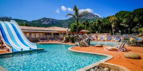 Camping à Calvi avec piscine et location de chambres