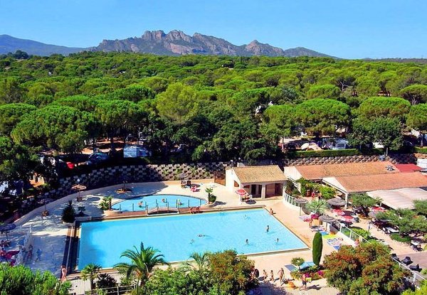 Découvrir les campings près de Roquebrune sur Argens